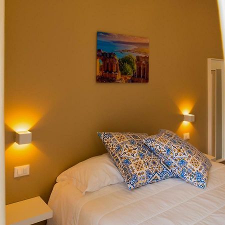 Taormina Bedda Rooms ภายนอก รูปภาพ