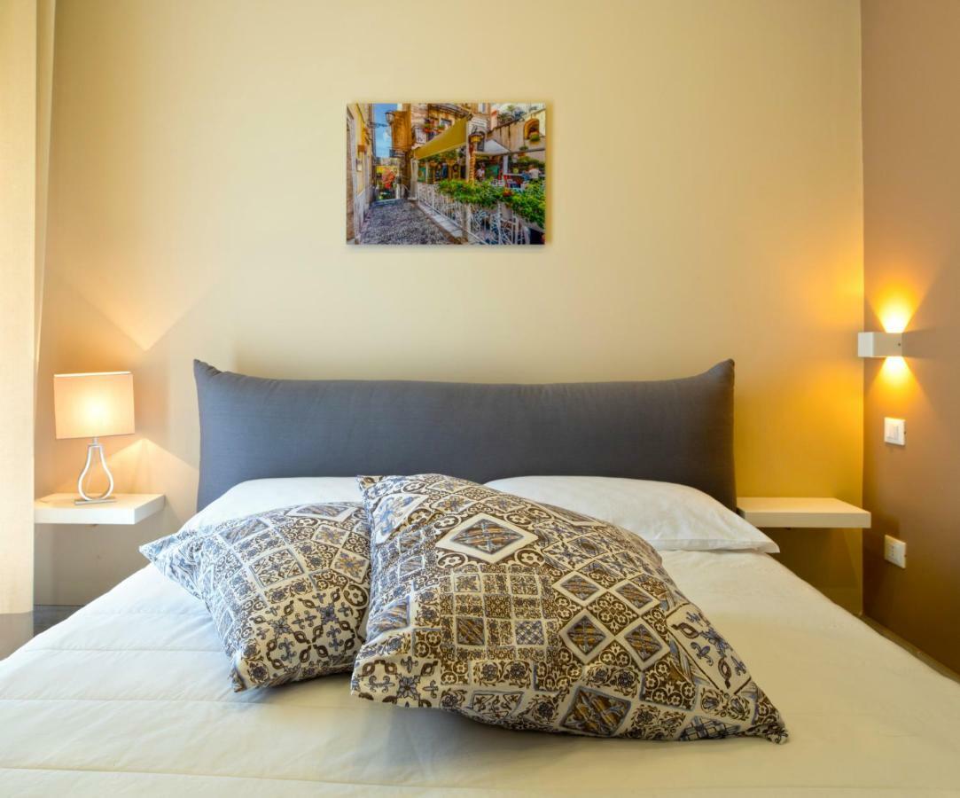 Taormina Bedda Rooms ภายนอก รูปภาพ